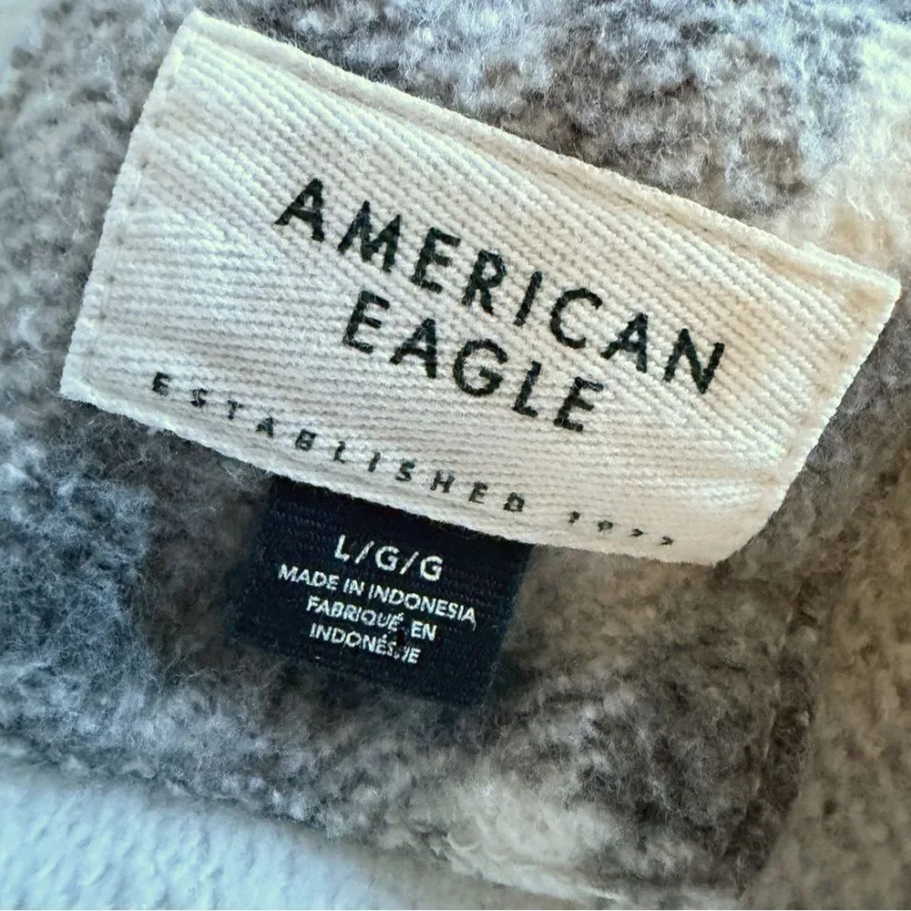 American Eagle plaid fleece shacket - Picture 2 of 5